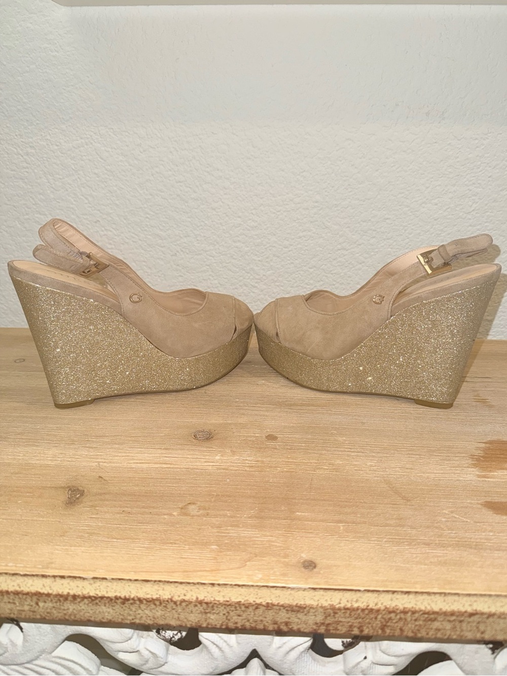 Guess Beige Peep-Toe Wedge Sandals with Glitter Platform, Size 38 - Picture 3 of 8